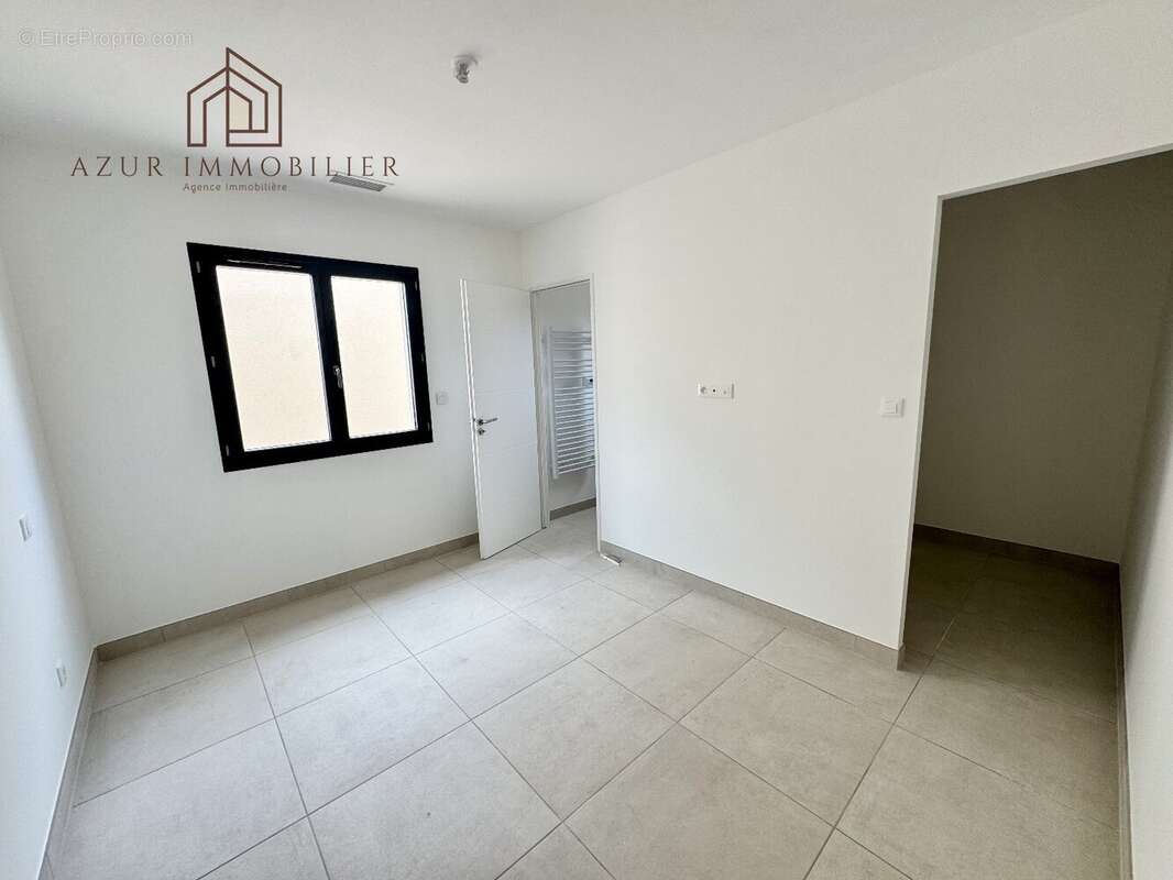 Maison à NISSAN-LEZ-ENSERUNE