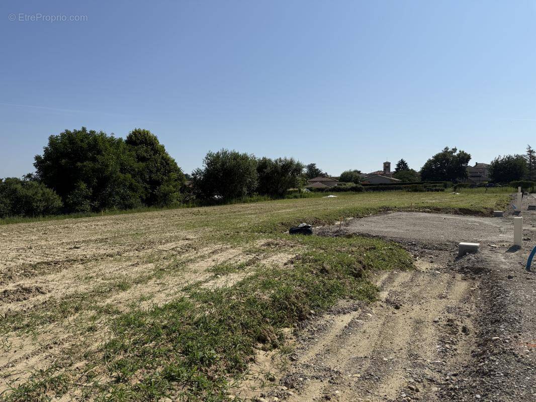 Terrain à VILLENEUVE