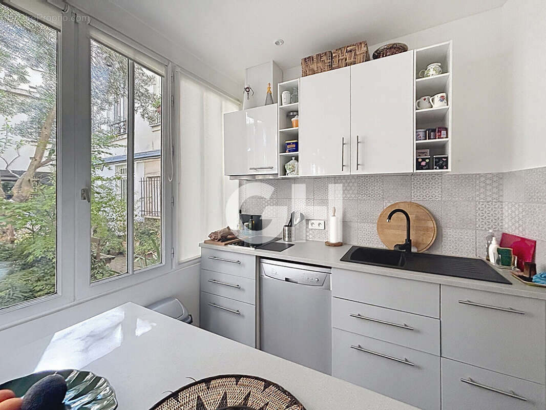 Appartement à PARIS-11E