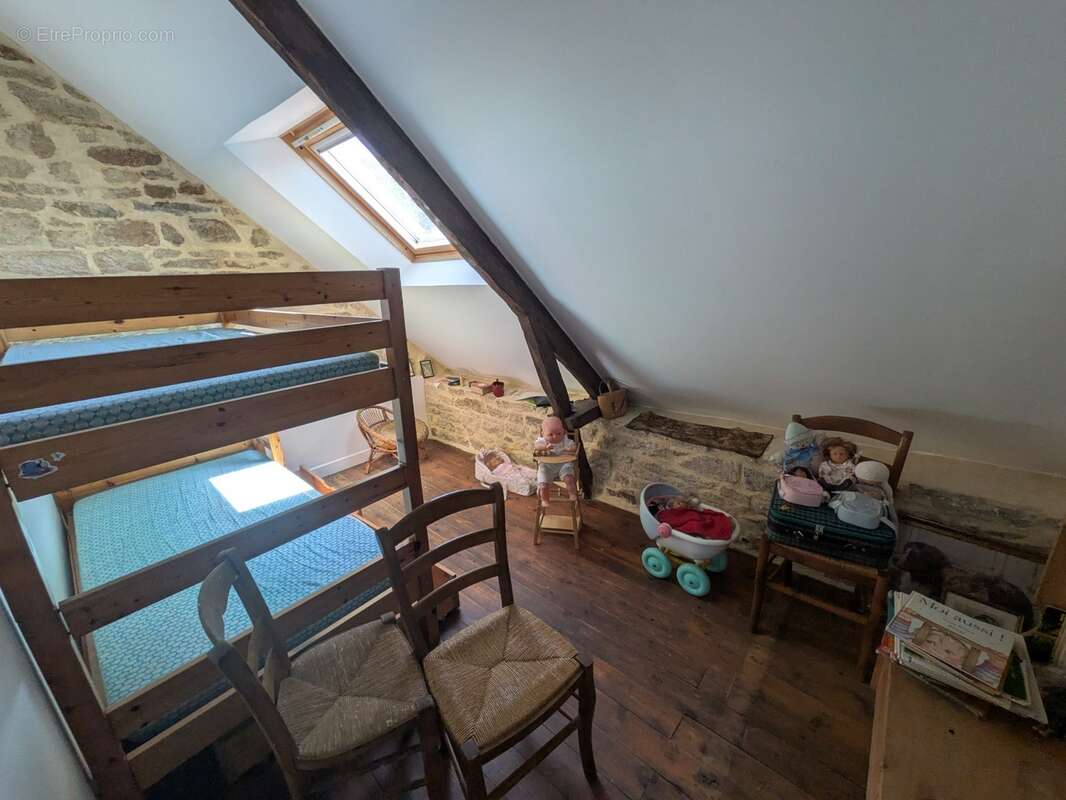 Guemene sur scorff maison bourgeoise  7 pièces 185 m² environ avec garage et dépendances,un puits une parcelle de 3706m² - photo 21