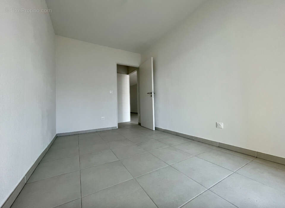 Appartement à GILETTE