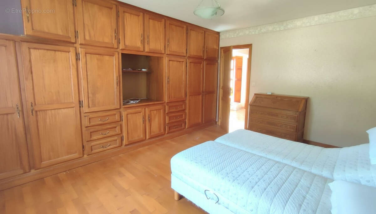 Belle maison familiale avec terrain attenant dans Nord Cantal - photo 10