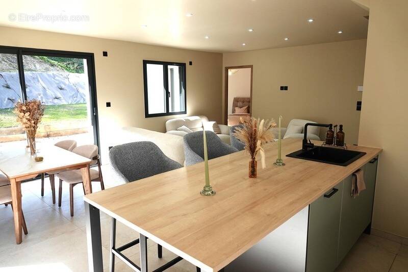 Maison à SONNAZ