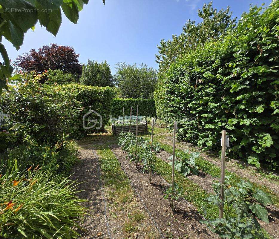 Plain-pied 113 m² - Véranda de 20 m² - Jardin clos - Stationnement 5 véhicules - photo 14
