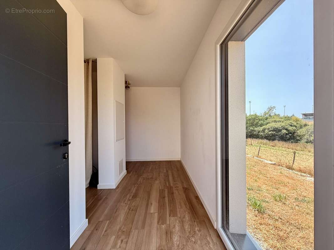 Maison 110 m² à Noyalo  - photo 3