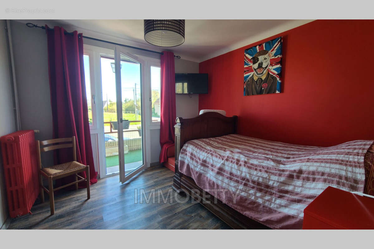 Maison à NAVAILLES-ANGOS