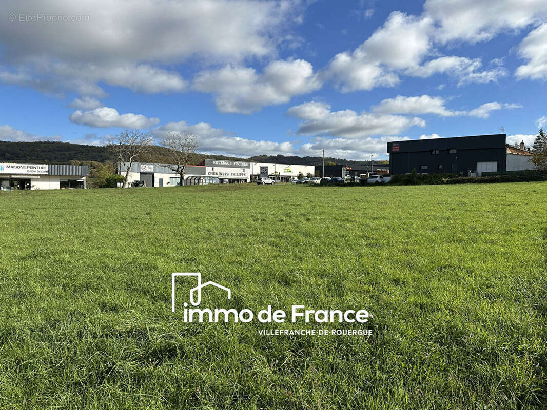 Terrain à VILLEFRANCHE-DE-ROUERGUE