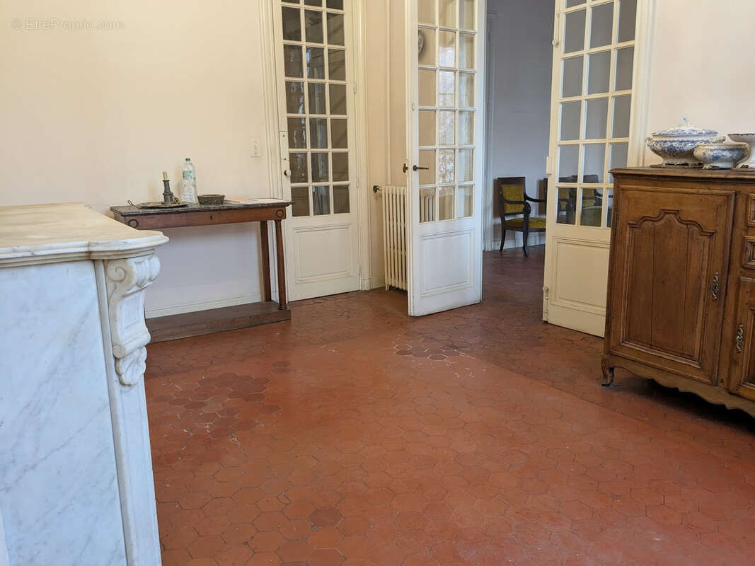 Appartement à MARSEILLE-6E