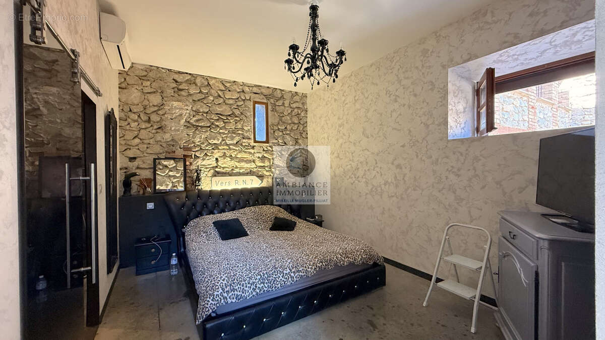 Appartement à LIVRON-SUR-DROME