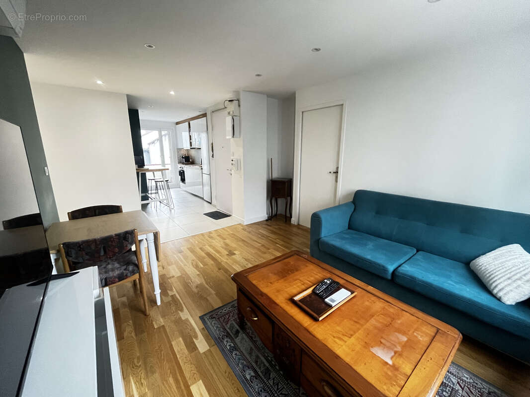HIDRI IMMO PLUS vous propose un T4 rénové lumineux et climatisé coup de coeur assuré à Grenoble - photo 2