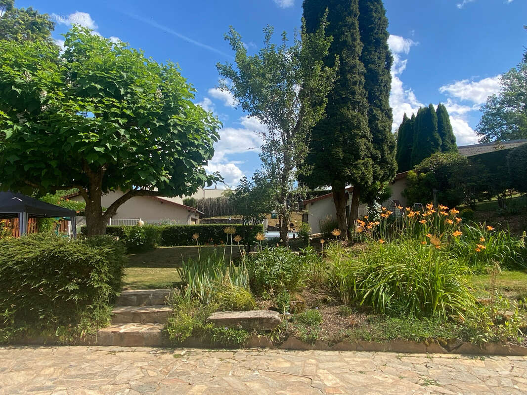 Maison à NEDDE
