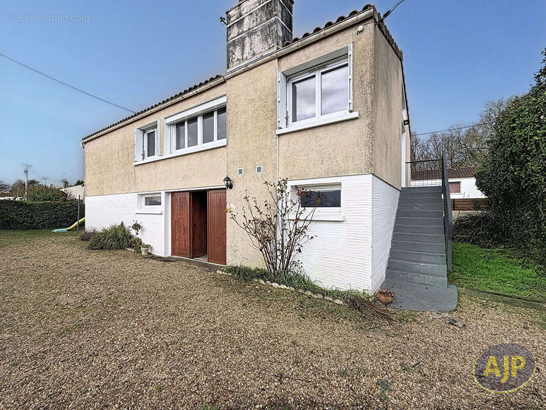 Maison à SAINT-CESAIRE