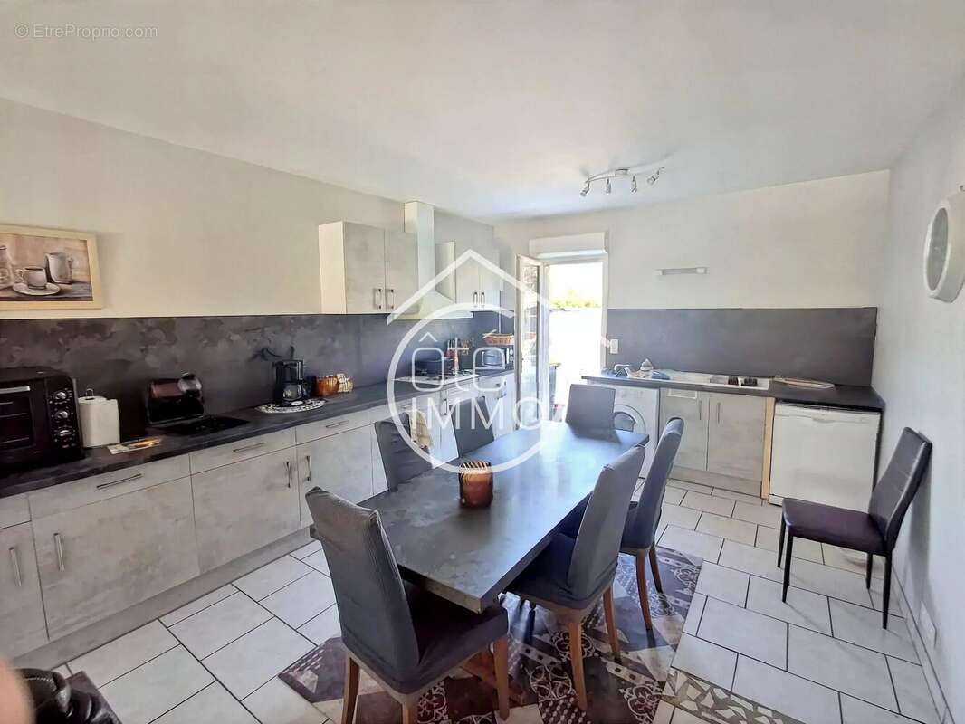 PRIGRONRIEUX: Maison beaux volumes de 122m² avec jardin - photo 4