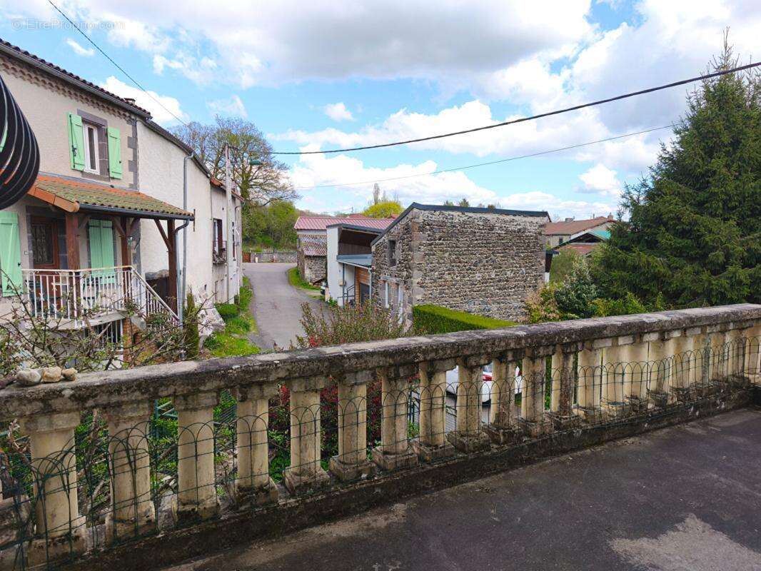 Maison à AYDAT