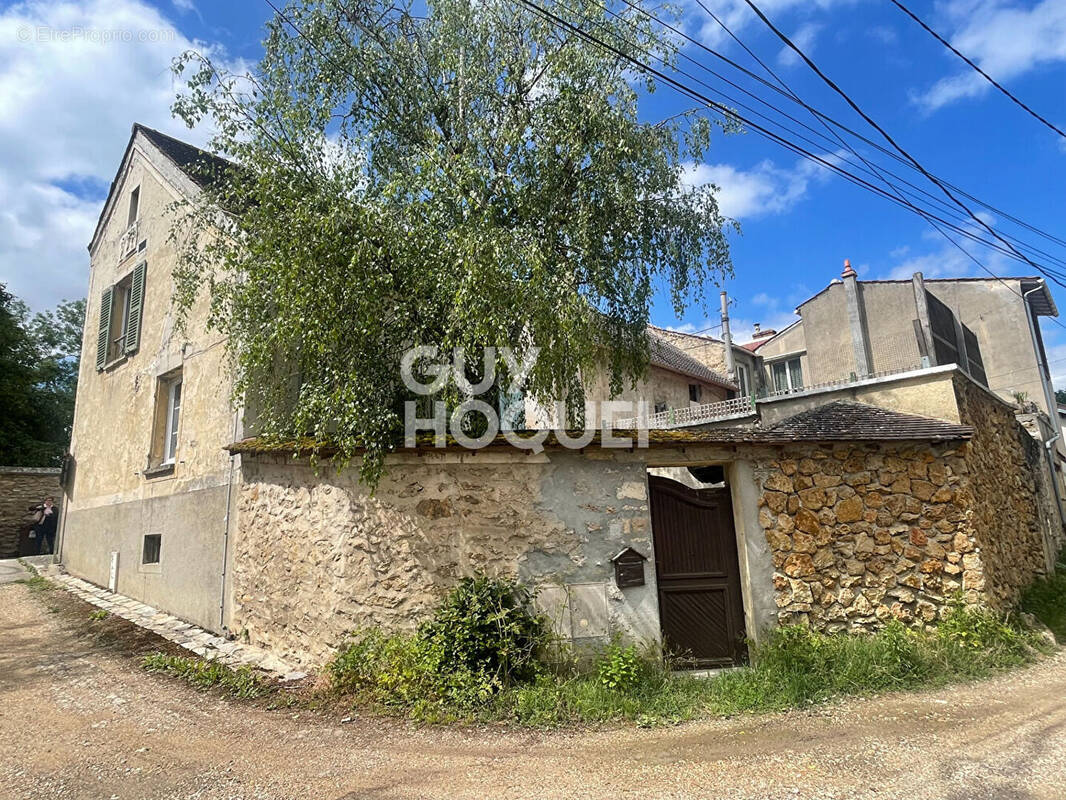 Maison à ETIOLLES