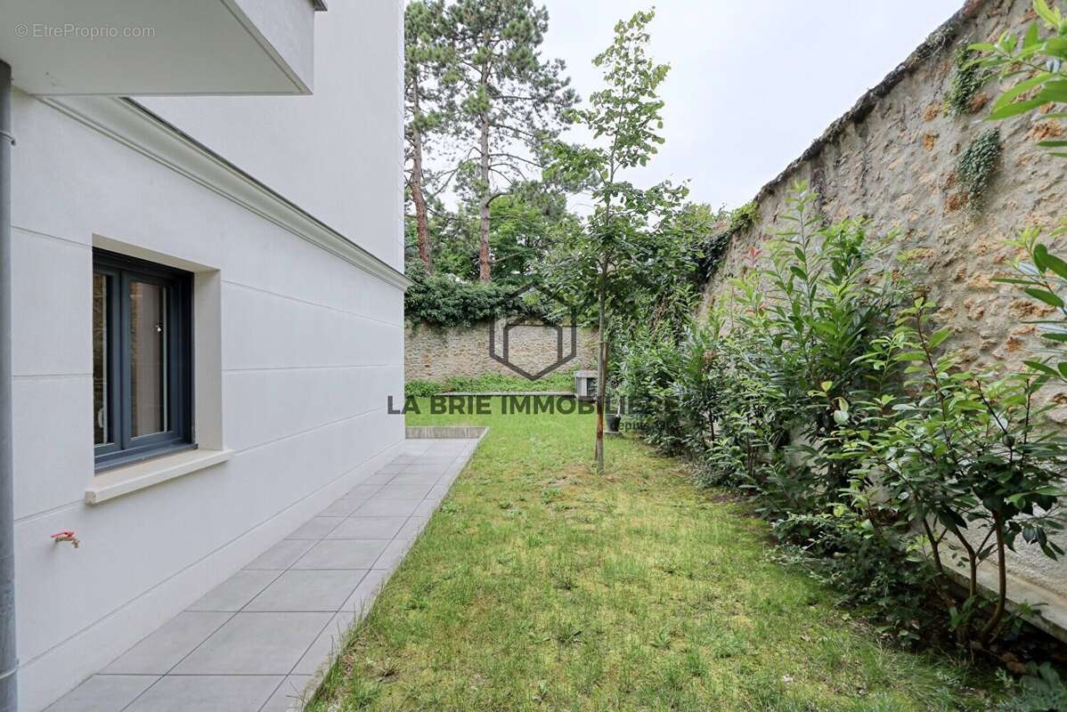 Appartement 38 m² à Villecresnes  - photo 6