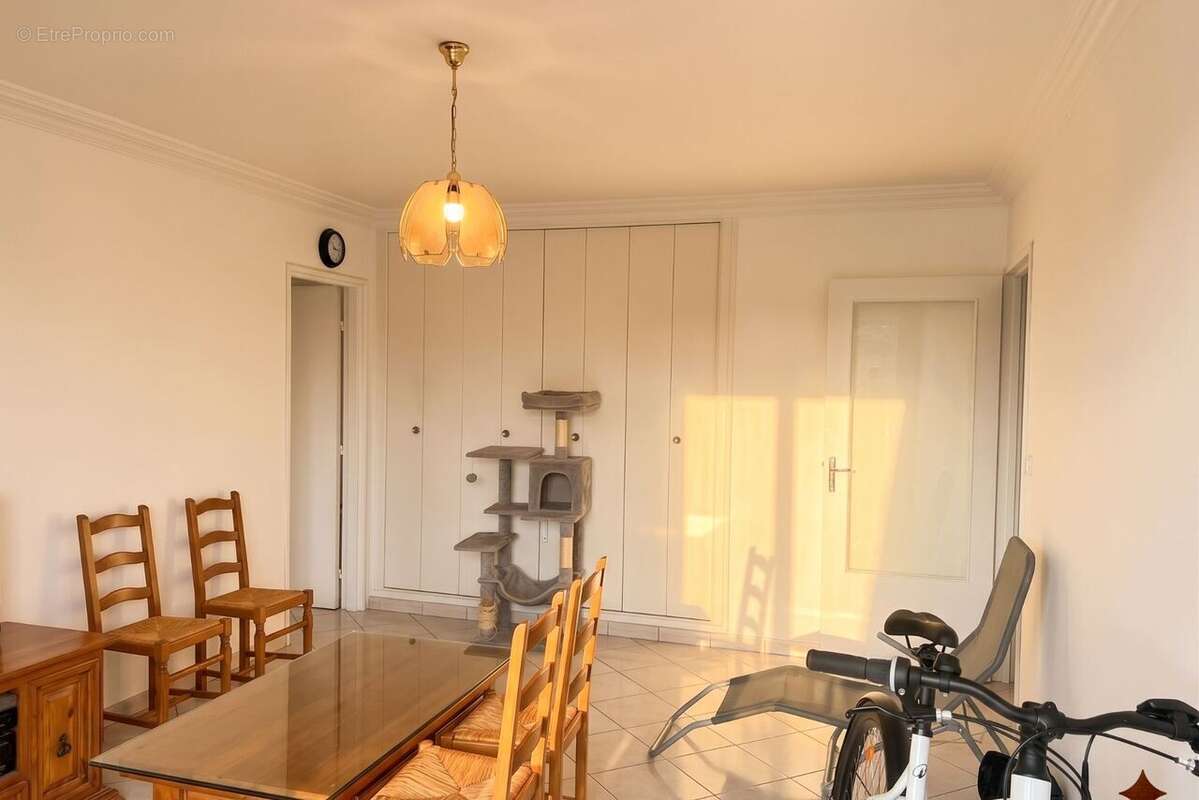 Appartement à SAINT-MAUR-DES-FOSSES