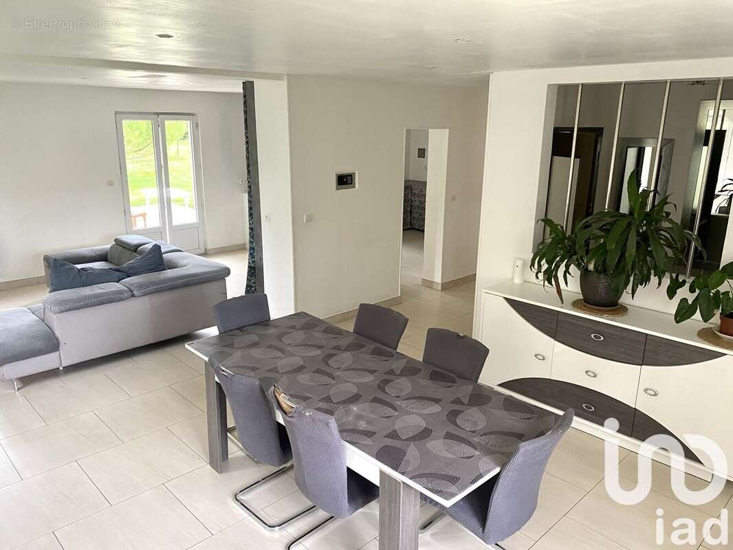 Photo 7 - Maison à SAINT-JUST-SAUVAGE