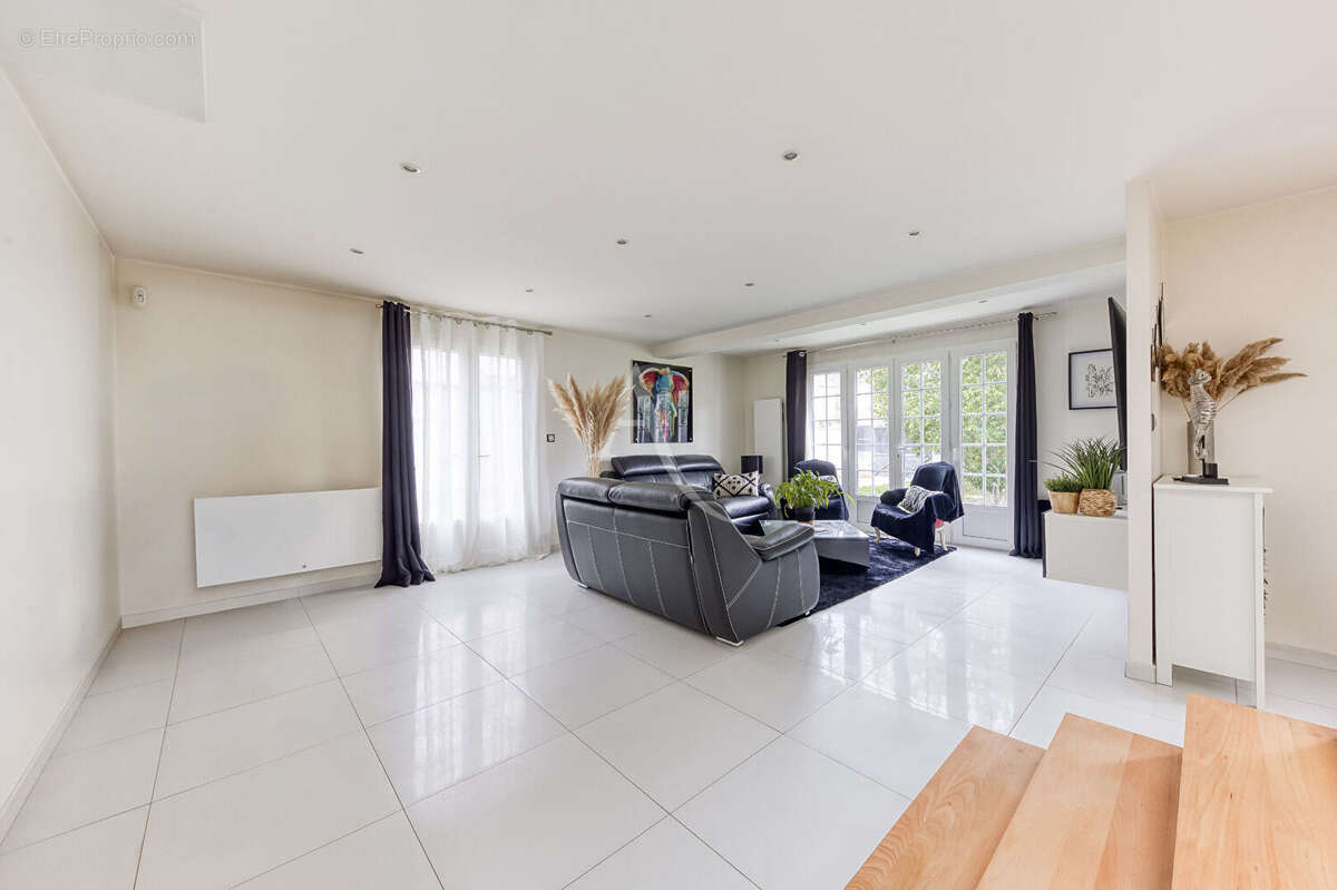 Maison à VAIRES-SUR-MARNE