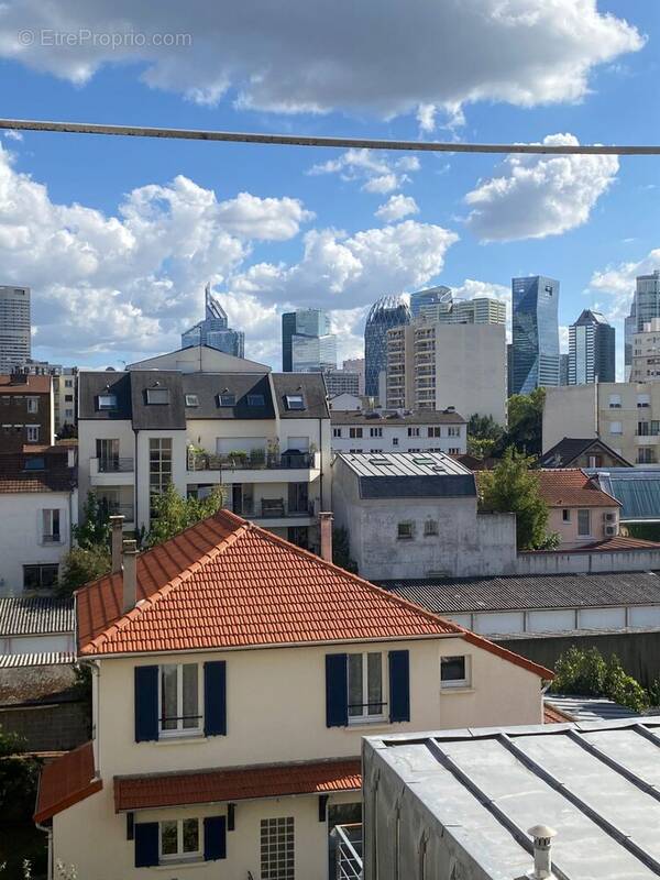 Appartement à COURBEVOIE