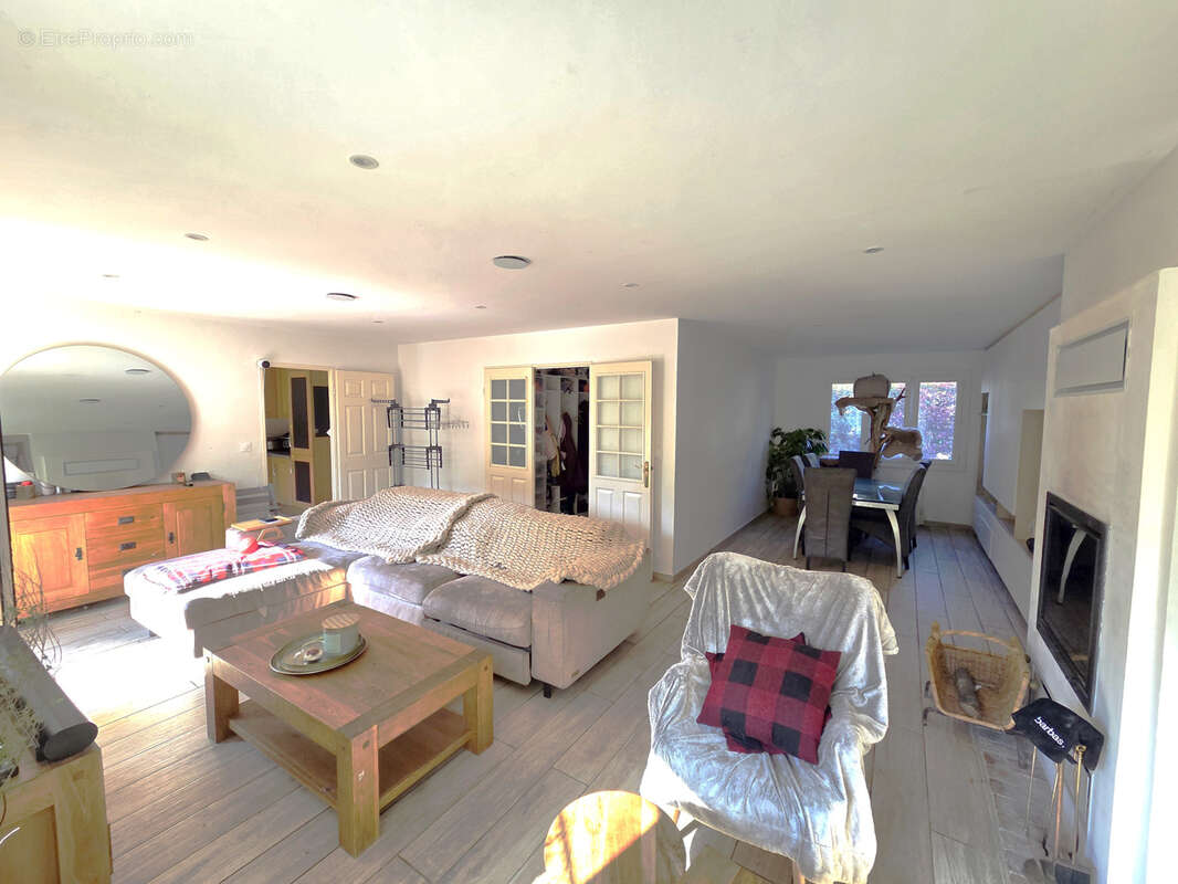 Maison à SAVIGNY-SUR-ORGE