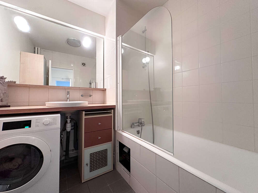 Appartement à PARIS-20E