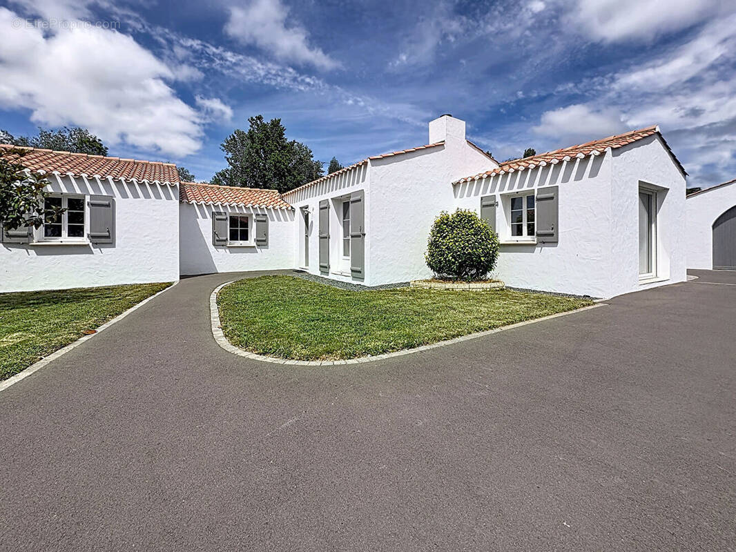 Maison à CHATEAUNEUF