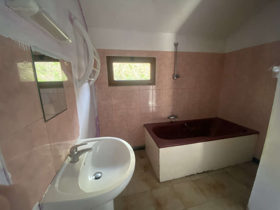 Maison à SAINT-PRIEST-LA-MARCHE