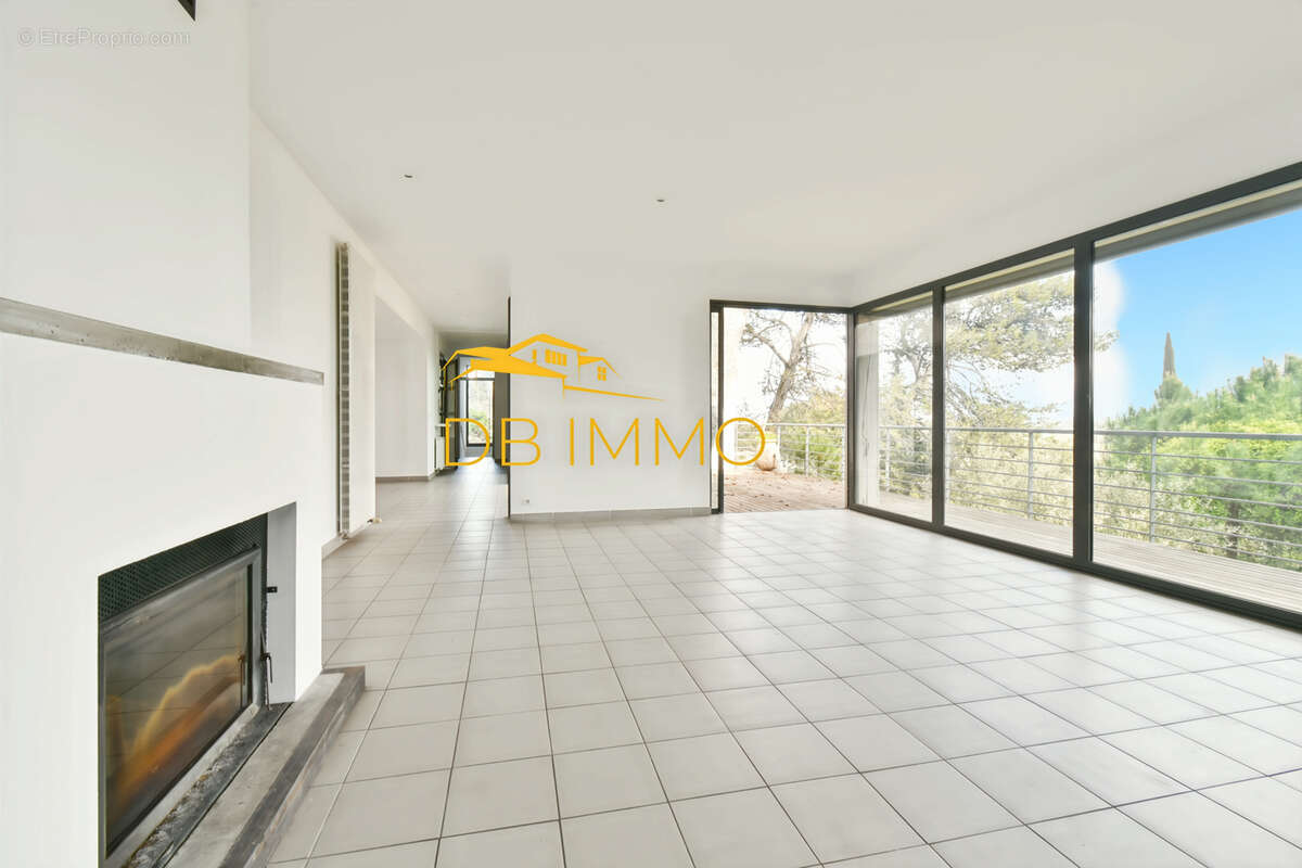 Maison à VILLENEUVE-LES-AVIGNON