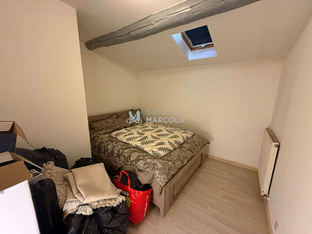 Appartement à SURY-LE-COMTAL