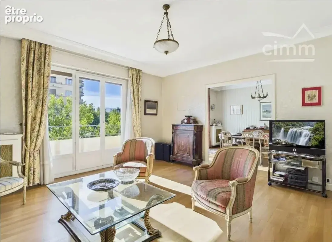 Appartement de 123 m² au fort potentiel avec balcon - photo 1