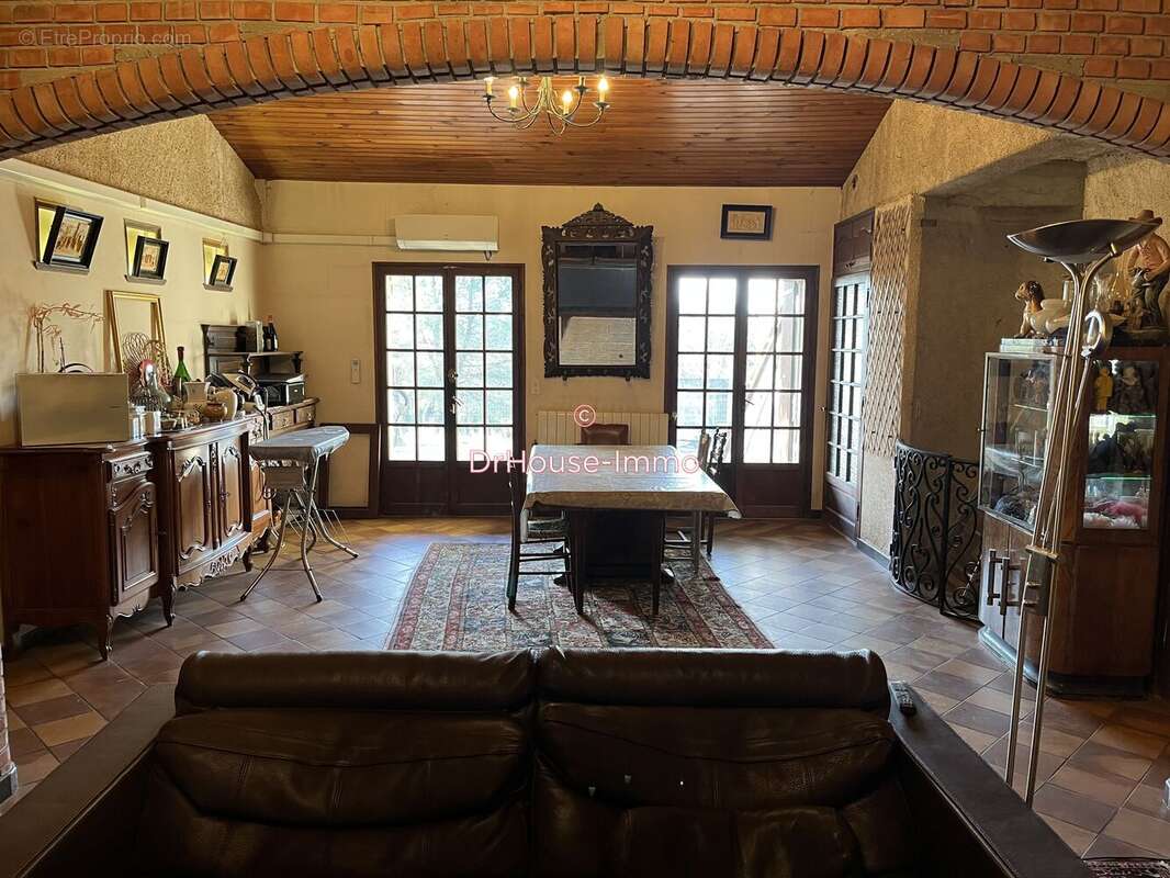 Maison à VENTABREN