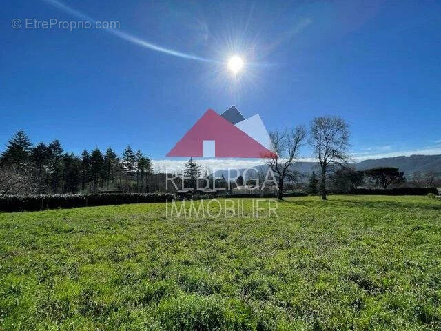 Terrain à PONT-DE-LARN