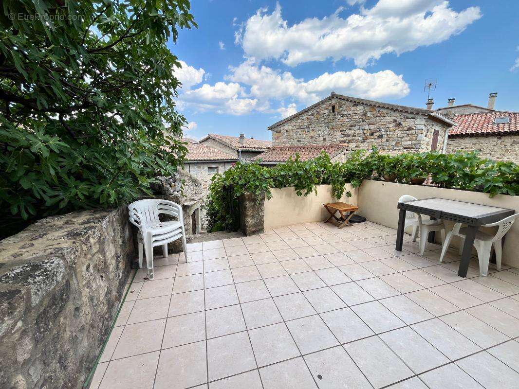 Maison en pierres avec terrasse - photo 4