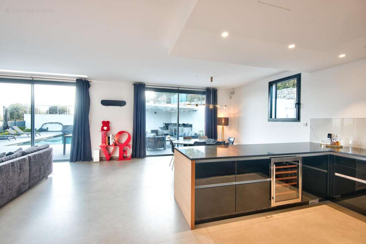 Maison à TOURRETTE-LEVENS