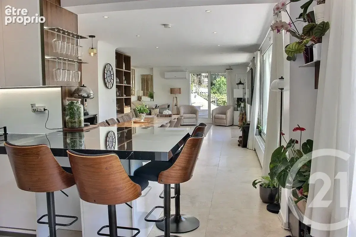 Maison 9 pièces 214 m² à vendre à Roquefort-Les-Pins (06330) - photo 4