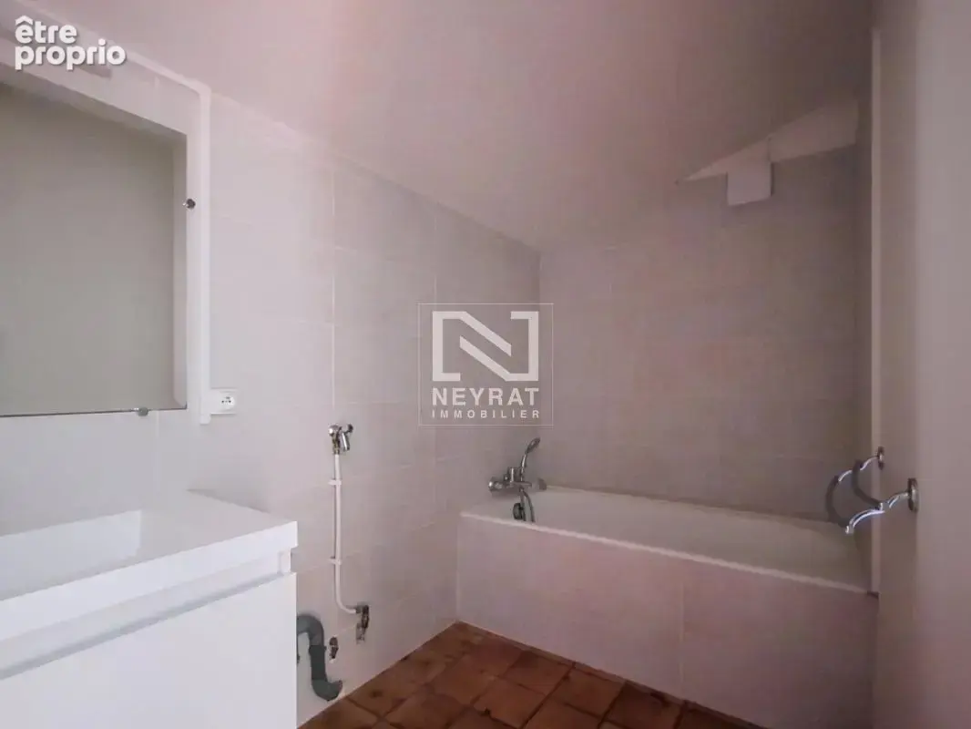 Draguignan -  appartement lumineux avec potentiel 2 chambres - photo 8