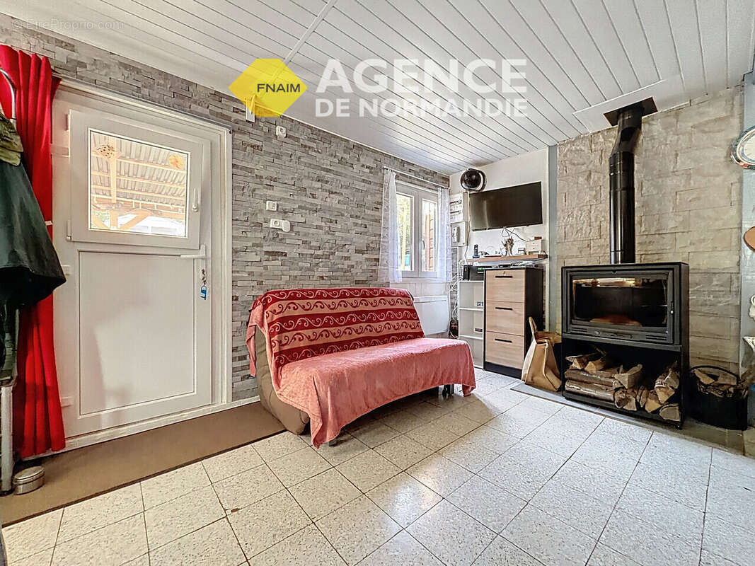 Maison à MONTREUIL-L&#039;ARGILLE