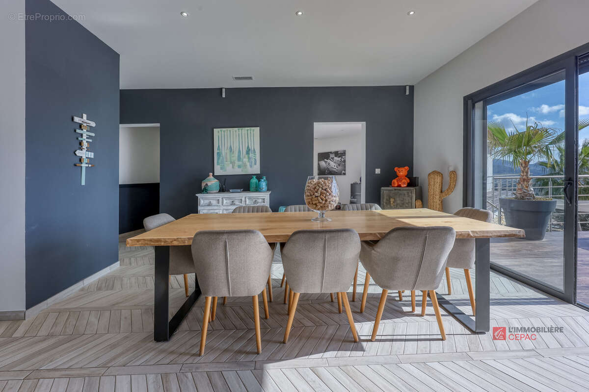 Maison à LA CADIERE-D'AZUR