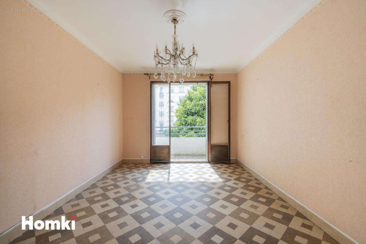 Appartement à MARSEILLE-5E