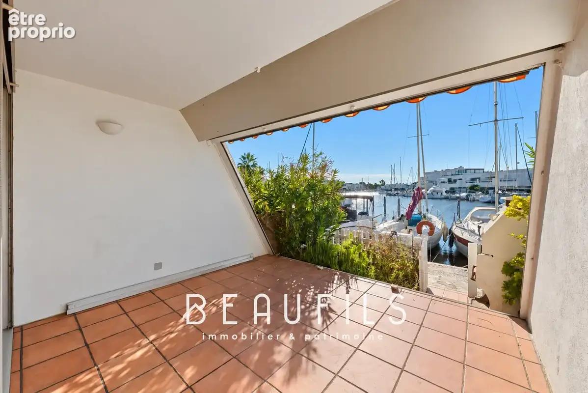 Port Camargue - Marina T3 duplex 79,84 m2 avec appontement 12 x 3,5m & garage privatif - photo 1