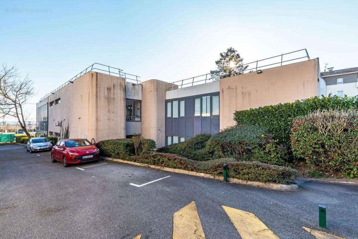 Appartement à CHANTELOUP-LES-VIGNES