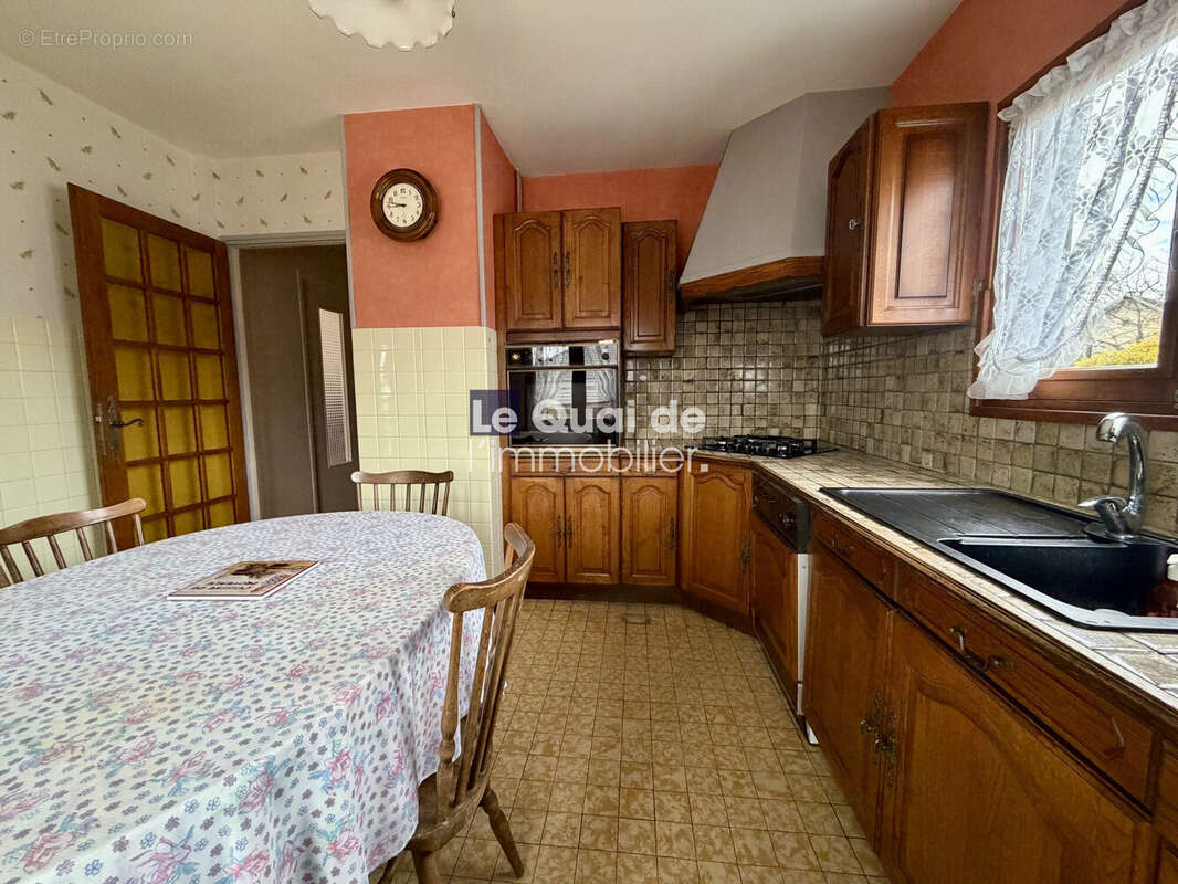 Maison à CHATEAUNEUF