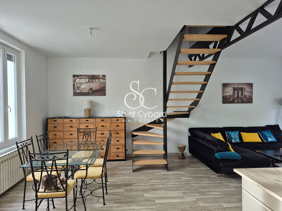 Maison à RUELLE-SUR-TOUVRE