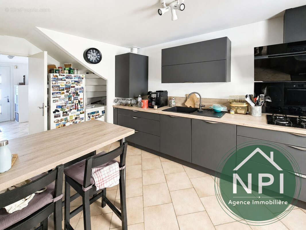 Maison 128 m² à Vaux-Le-Penil  - photo 4