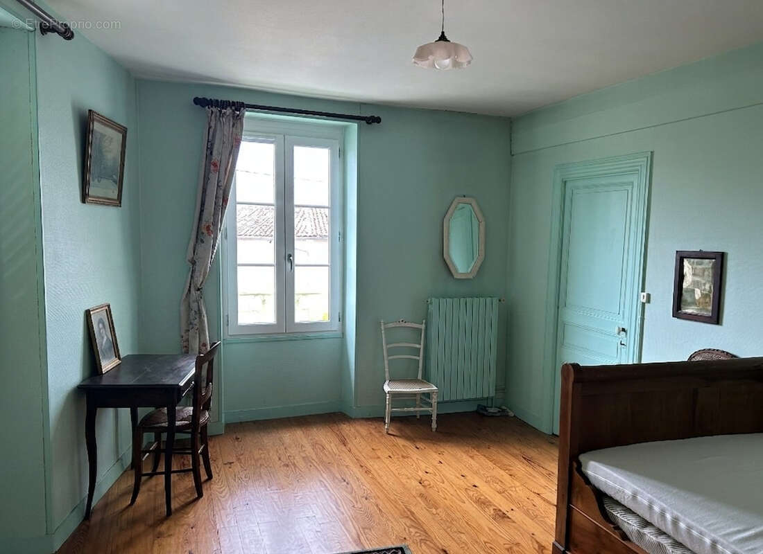 Maison à FONTAINE-CHALENDRAY