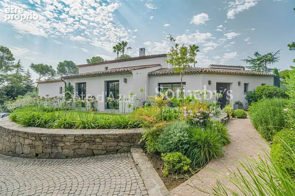 Mougins, villa contemporaine rénovée dans le domaine Les Parcs de Mougins - photo 6