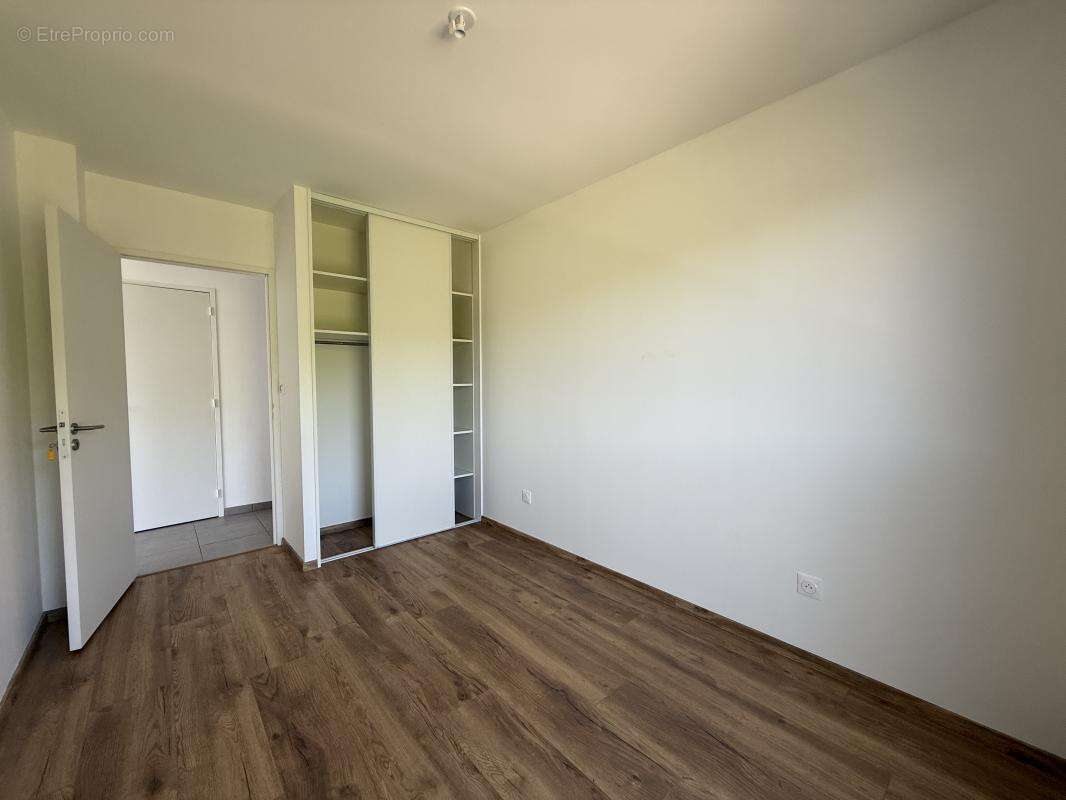 Appartement trois pièces récent au dernier étage + garage  et place de stationnement - photo 6