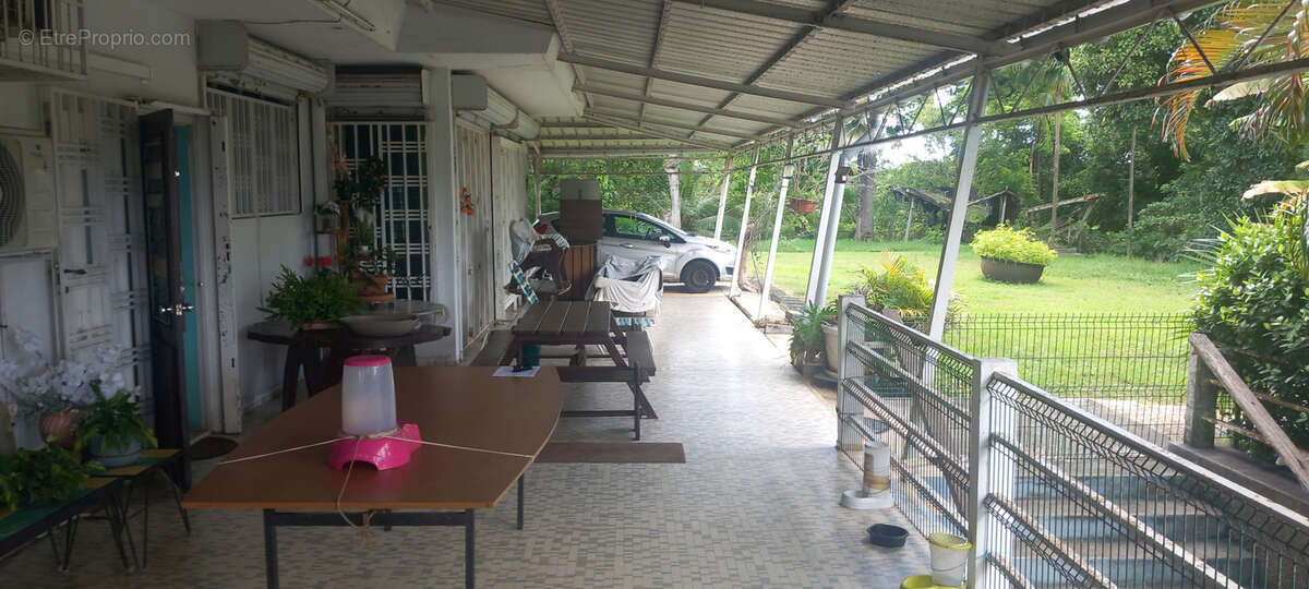 Maison à LES ABYMES