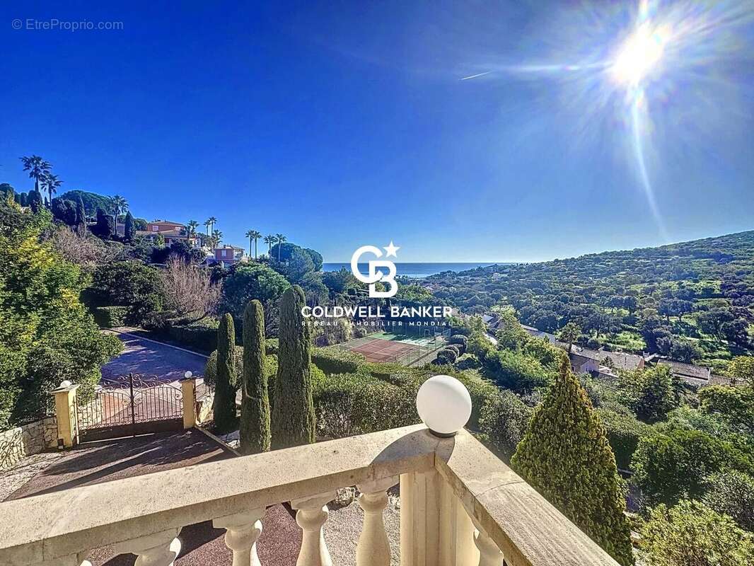 Maison à LES ISSAMBRES